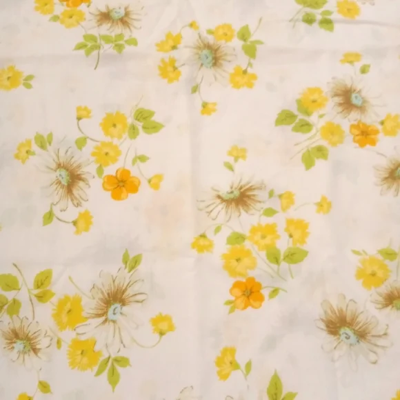 Retro Mod Flower Power Pillowcases - Picture 4 of 6